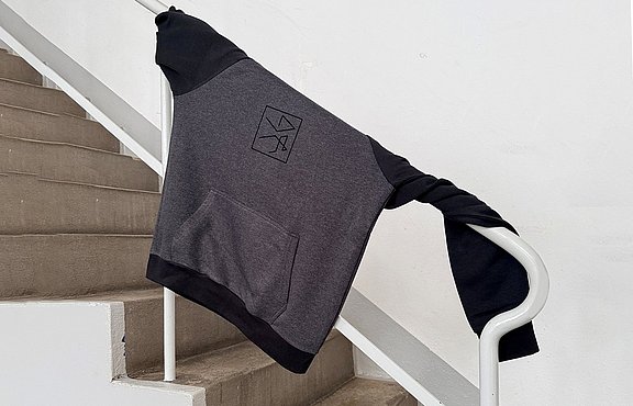 hoodie_treppe2.jpg